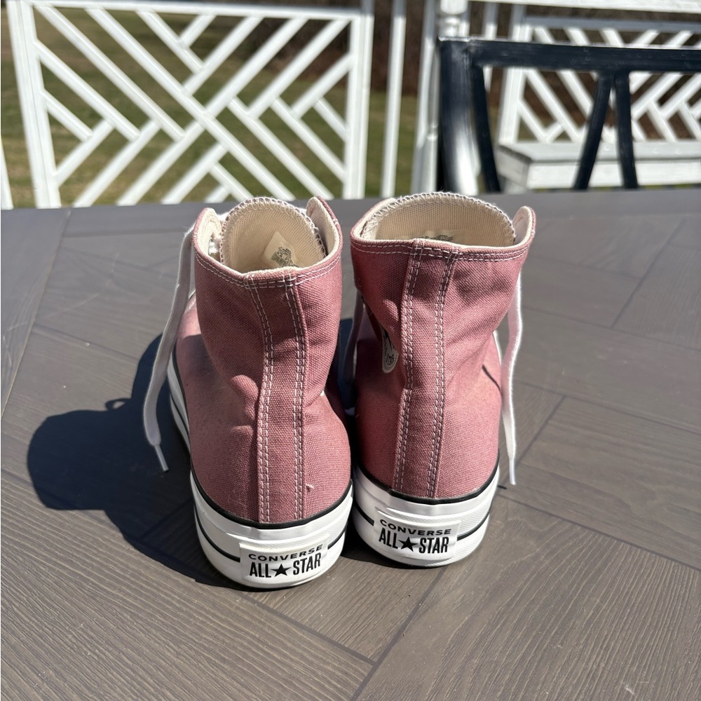 Converse Chuck Taylor All Star 70 Hi Vintage Canvas Sneakers in Mauve Pink - Picture 2 of 6